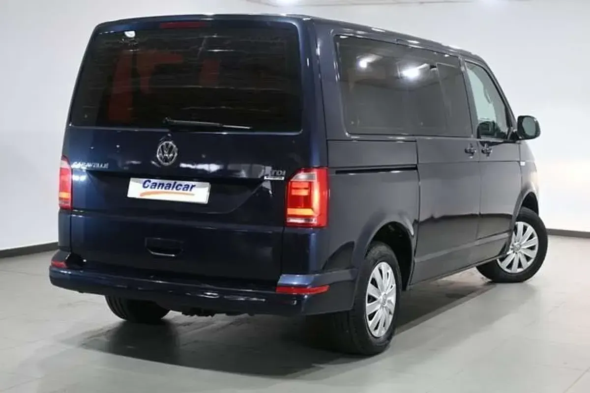 Usado VW Multivan Startline 102 CV (75 kW) 2016 Azul Monovolumen