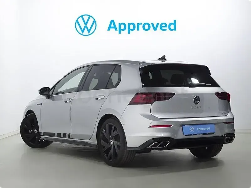 Usado VW Golf VIII R-line 150 CV (110 kW) 2022 Gris / plata Berlina