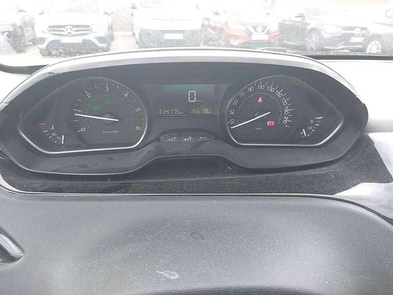 Usado Peugeot 208 Active 99 CV (72 kW) 2019 Blanco Utilitario