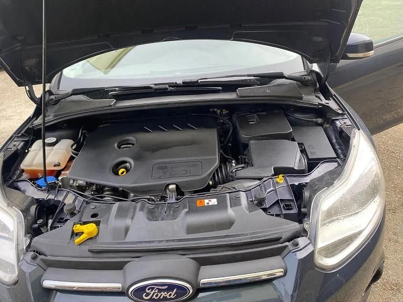 Begagnad Ford Focus Trend 115 HK (84 kW) 2012 Grå