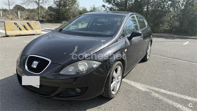 Usado Seat Leon Sport 140 CV (102 kW) 2006 Negro Utilitario