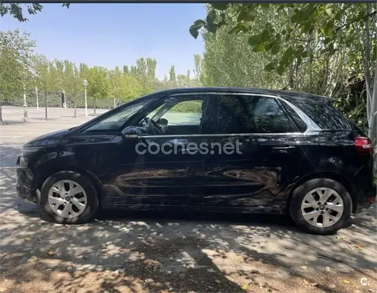 Usado Citroën C4 Picasso Live 120 CV (88 kW) 2016 Negro Monovolumen
