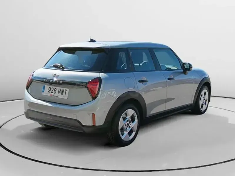 Usado Mini Cooper 156 CV (114 kW) 2024 Gris / plata Utilitario