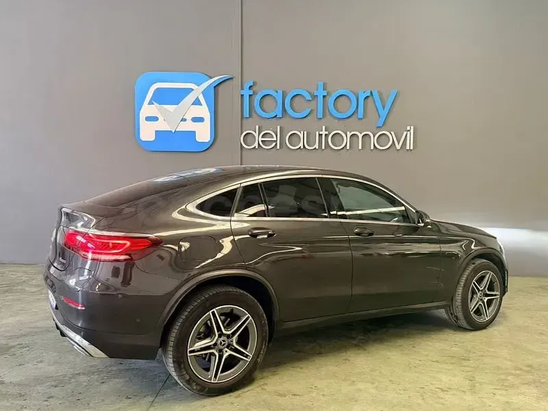 Usado Mercedes GLC300e 306 CV (225 kW) 2021 Gris / plata SUV