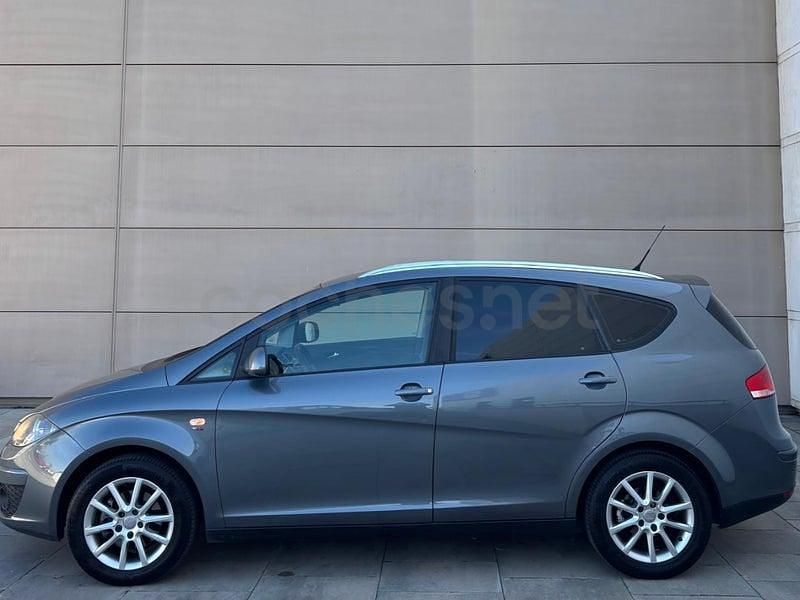 Usado Seat Altea XL Style 140 CV (102 kW) 2012 Gris / plata Monovolumen