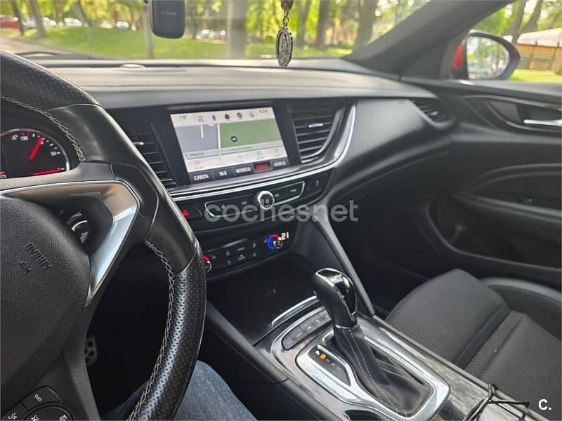 Usado Opel Insignia Excellence 210 CV (154 kW) 2018 Rojo Familiar