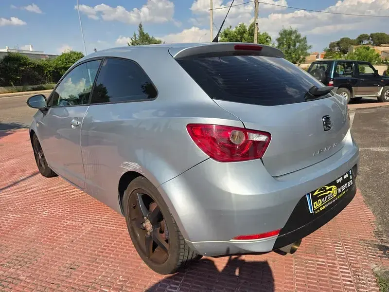 Usado Seat Ibiza SC Sport 85 CV (62 kW) 2009 Gris / plata Utilitario