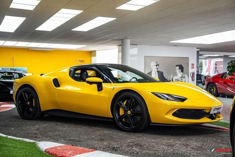 Usado Ferrari 296 831 CV (611 kW) 2024 Amarillo Coupe