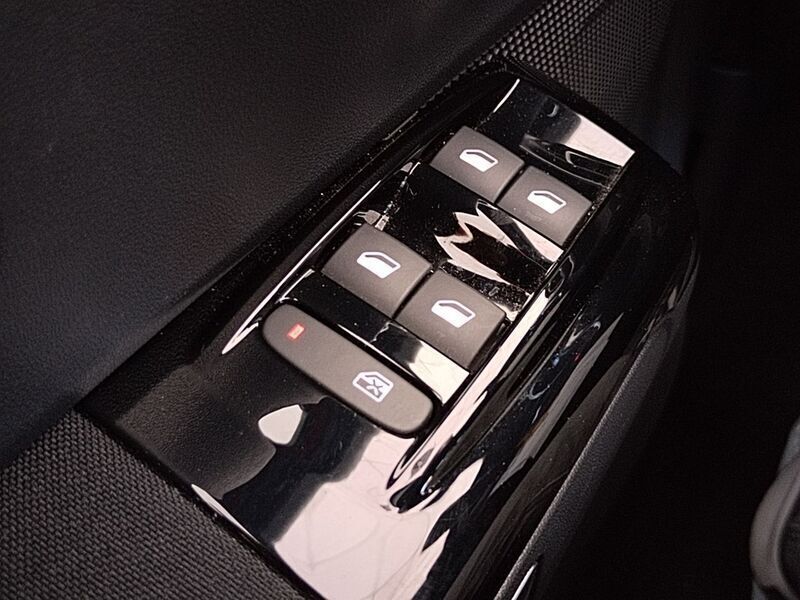 Usado Citroën C3 PureTech 81 CV (59 kW) 2018 Granate Utilitario