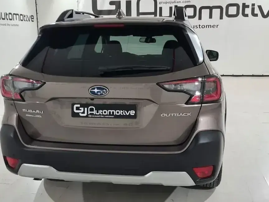 Usado Subaru Outback 169 CV (124 kW) 2023 Gris SUV