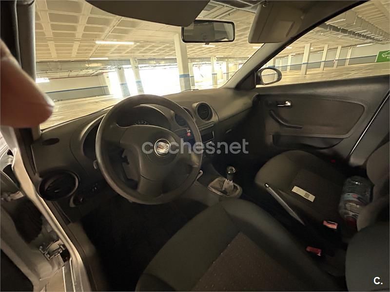 Usado Seat Cordoba Stylance 75 CV (55 kW) 2005 Azul Berlina