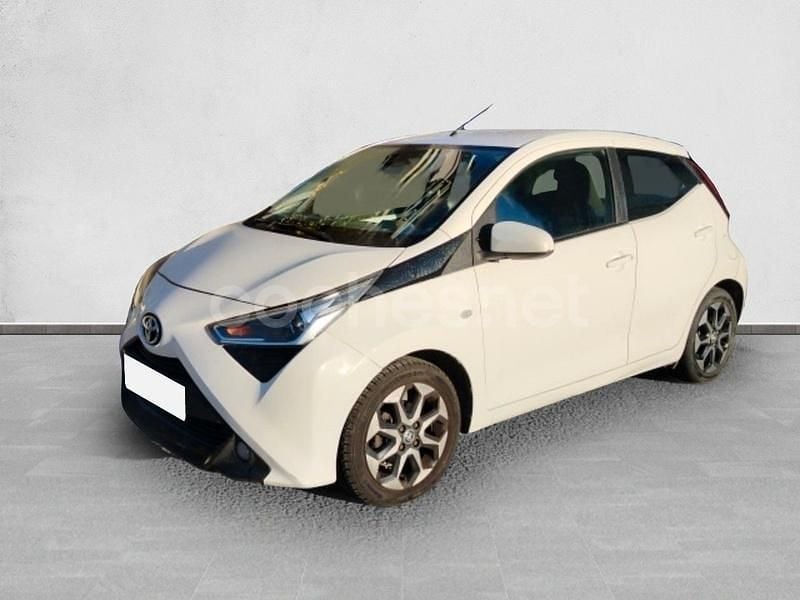 Blanco Usado 2019 Toyota Aygo X-play Utilitario | 9995 € (Buen precio) - Imagen 1/4
