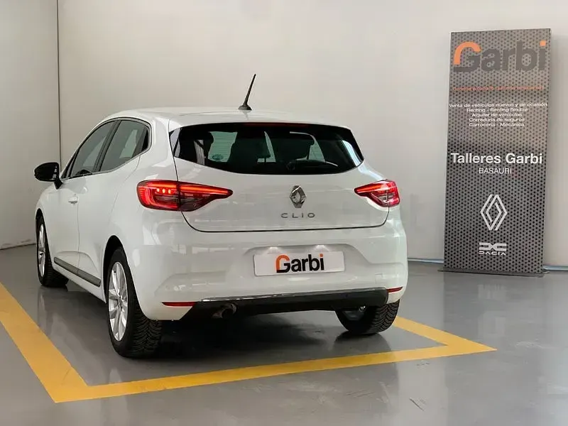 Usado Renault Clio V Zen 100 CV (73 kW) 2021 Blanco Berlina
