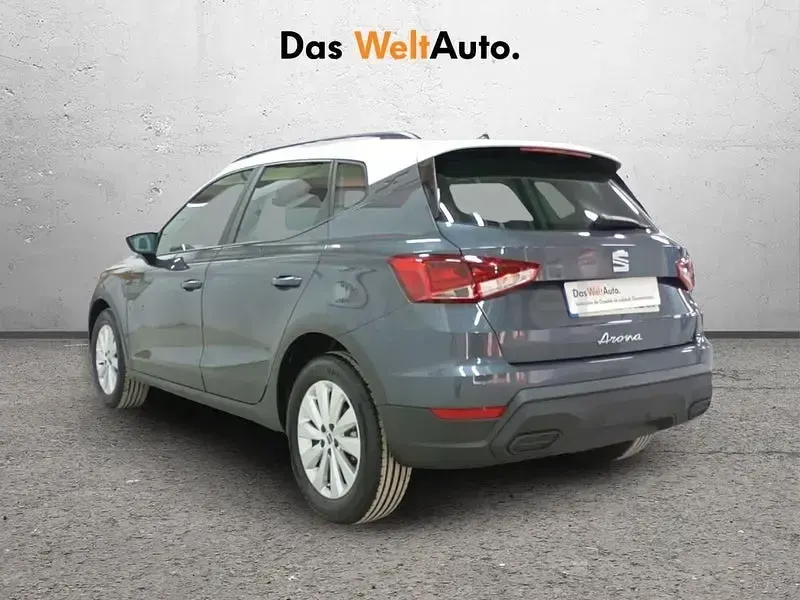 Usado Seat Arona Style 115 CV (84 kW) 2025 Gris / plata SUV