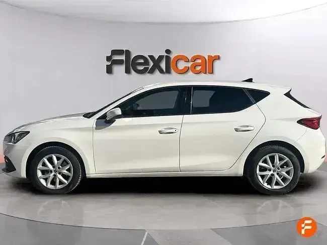 Usado Seat Leon Reference 115 CV (84 kW) 2022 Blanco Berlina