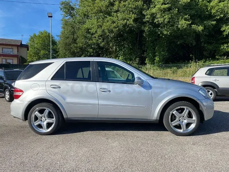 Usado Mercedes ML320 AMG Edition 1 224 CV (164 kW) 2008 Gris / plata SUV