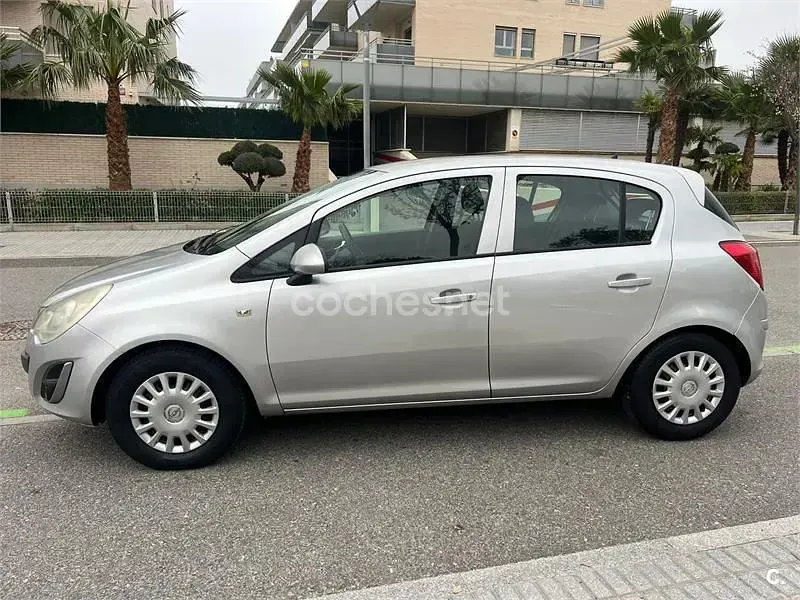 Usado Opel Corsa 75 CV (55 kW) 2011 Gris / plata Utilitario