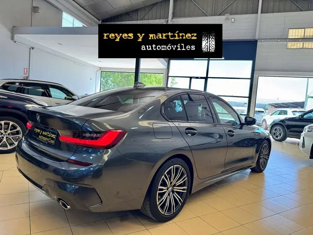 Usado BMW 318 Executive 150 CV (110 kW) 2020 Gris Berlina