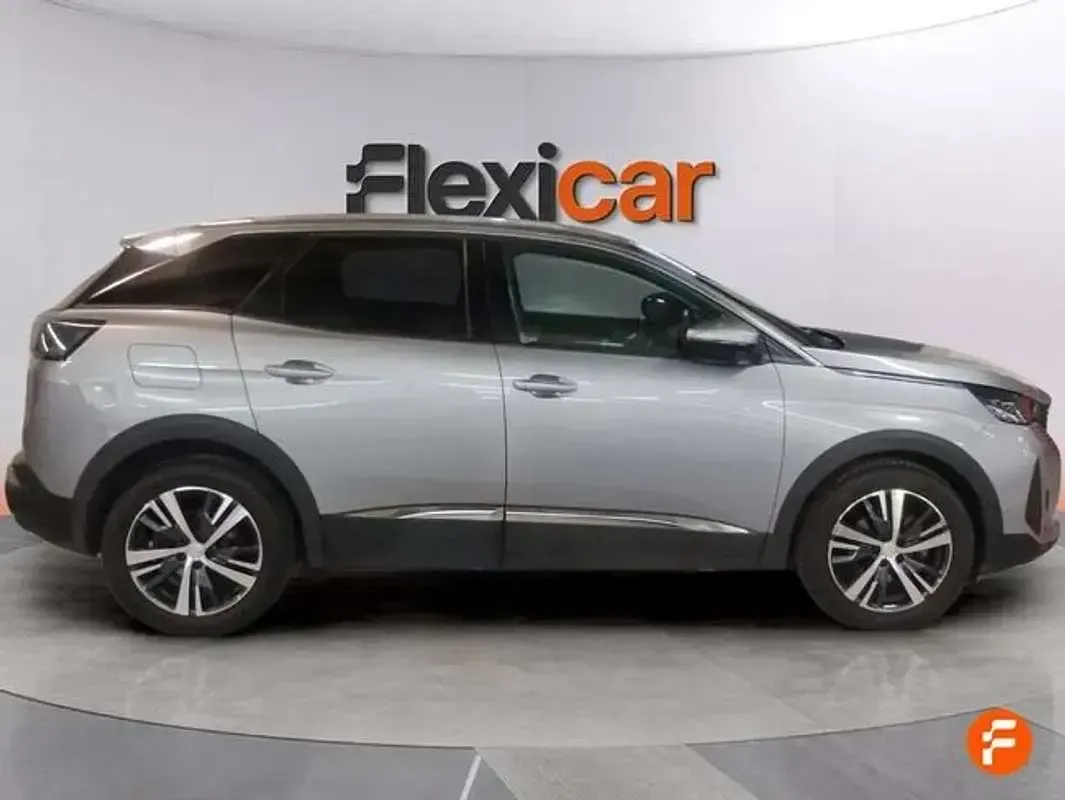 Usado Peugeot 3008 Allure 131 CV (96 kW) 2021 Gris SUV