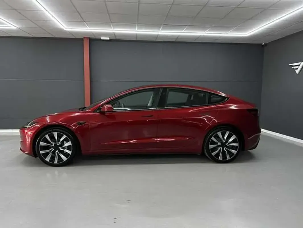 Usado Tesla Model 3 RWD 205 kW (280 CV) 2024 Rojo Berlina