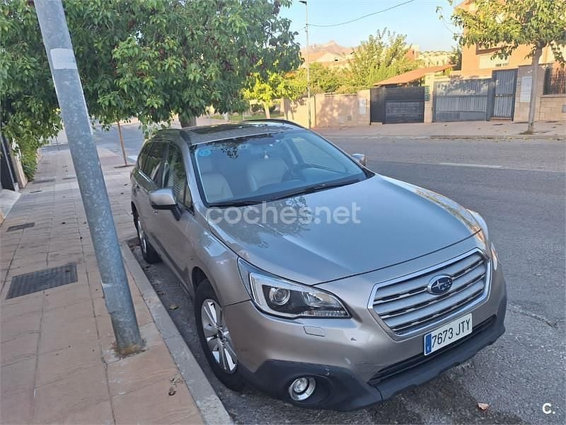 Usado Subaru Outback 150 CV (110 kW) 2017 Beige Familiar