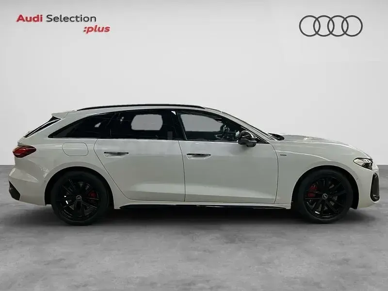 Usado Audi A5 Ambiente 299 CV (219 kW) 2026 Blanco Familiar