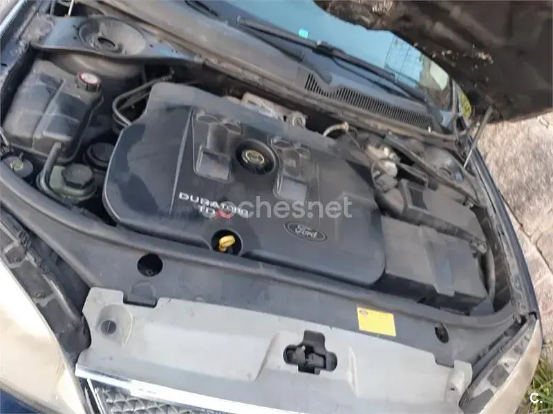Usado Ford Mondeo Sport 130 CV (95 kW) 2005 Negro Berlina