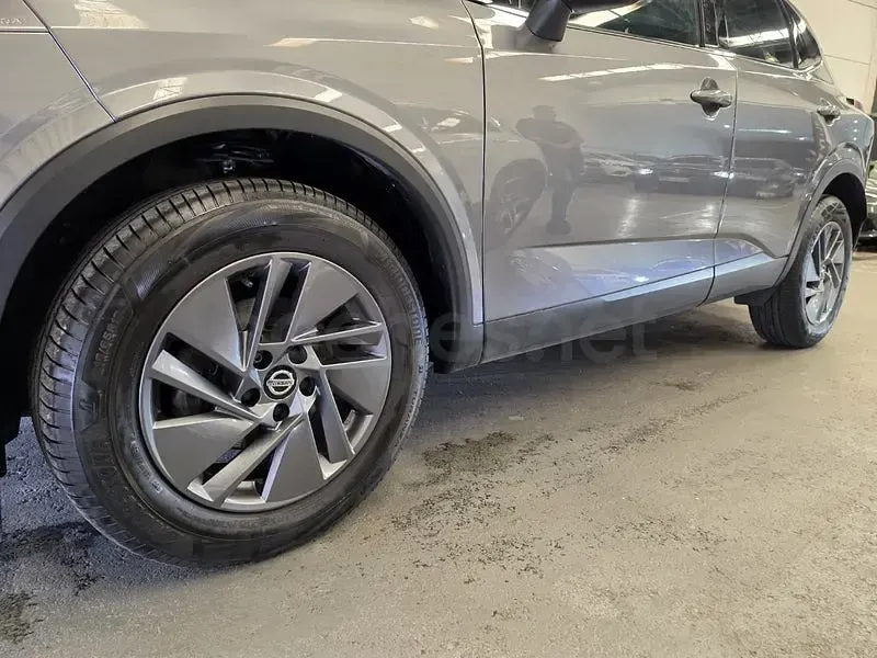 Usado Nissan Qashqai Tekna 140 CV (102 kW) 2022 Gris / plata SUV