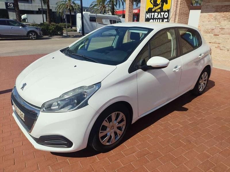 Blanco Usado 2019 Peugeot 208 Style Utilitario | 9990 € (Buen precio) - Imagen 1/4