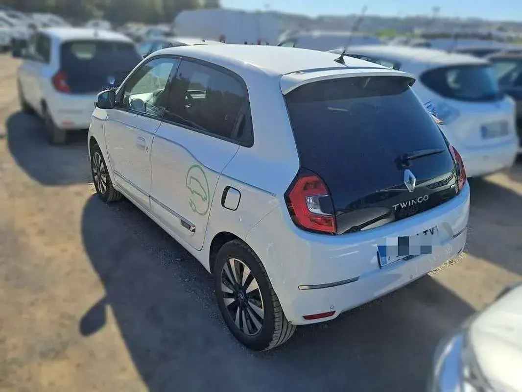 Usado Renault Twingo Zen 60 kW (82 CV) 2021 Blanco Utilitario