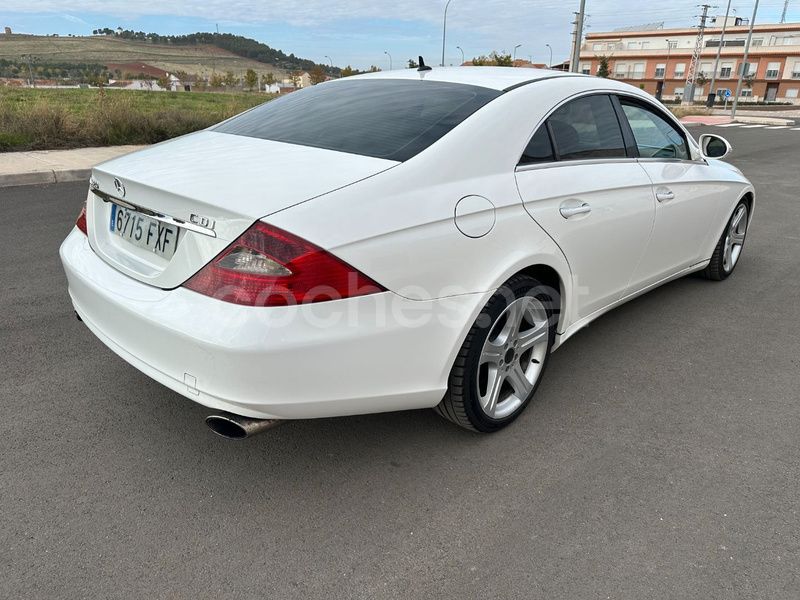 Usado Mercedes CLS320 224 CV (164 kW) 2007 Blanco Berlina
