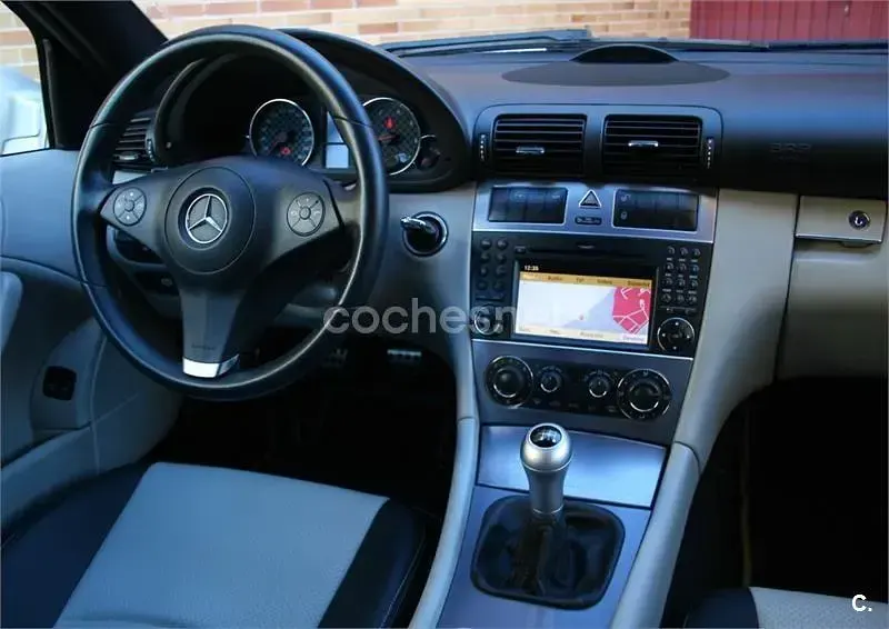 Usado Mercedes CLC200 184 CV (135 kW) 2009 Gris / plata Utilitario