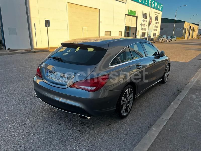 Usado Mercedes CLA220 177 CV (130 kW) 2016 Gris / plata Berlina