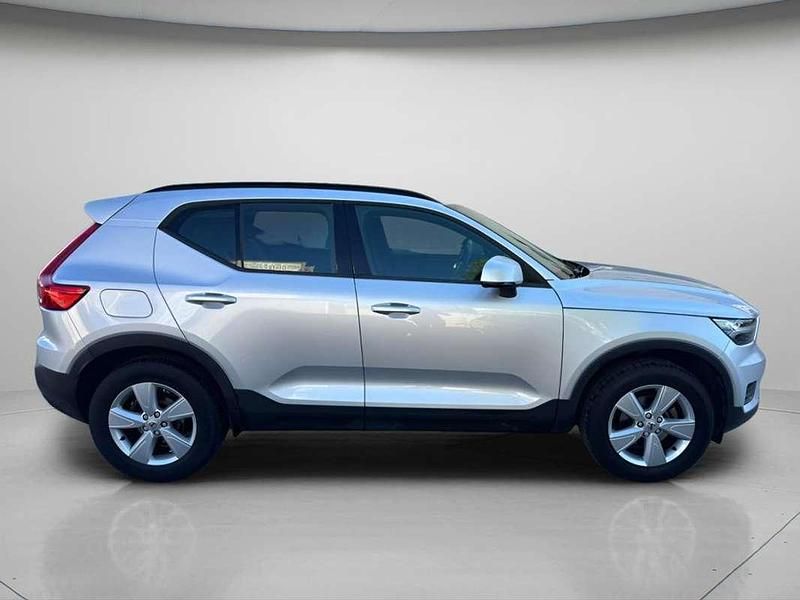 Usado Volvo XC40 156 CV (114 kW) 2018 Gris / plata SUV