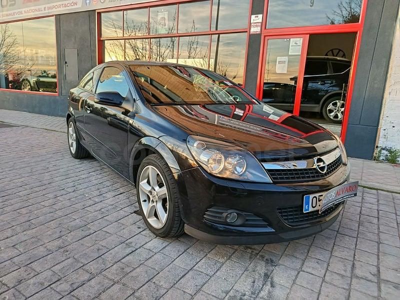 Usado Opel Astra GTC Sport 120 CV (88 kW) 2007 Negro Berlina