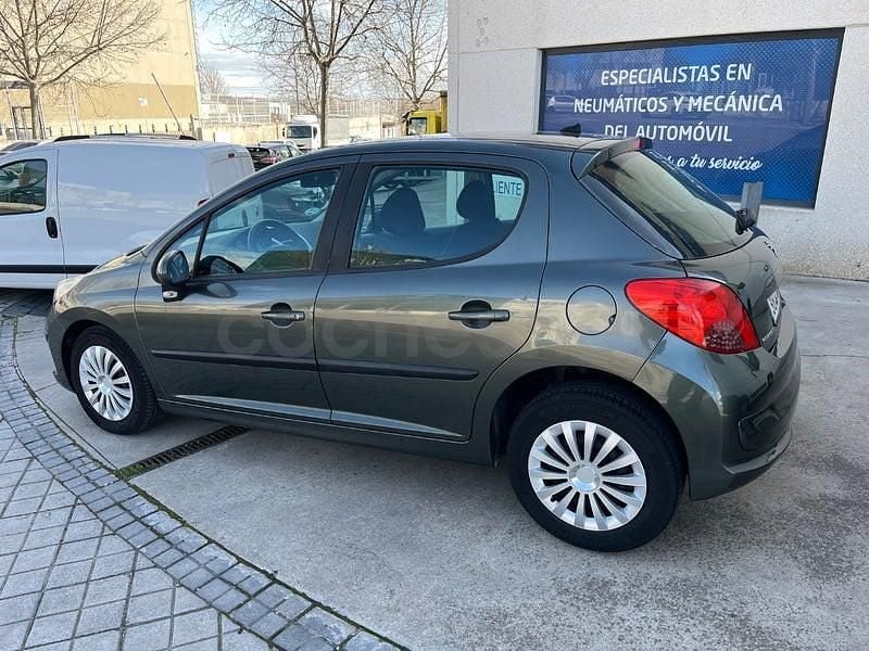 Usado Peugeot 207 Sport 95 CV (69 kW) 2009 Verde Berlina