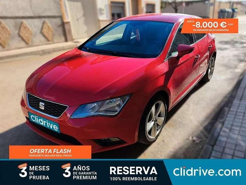 Usado Seat Leon Reference 105 CV (77 kW) 2013 Rojo Utilitario