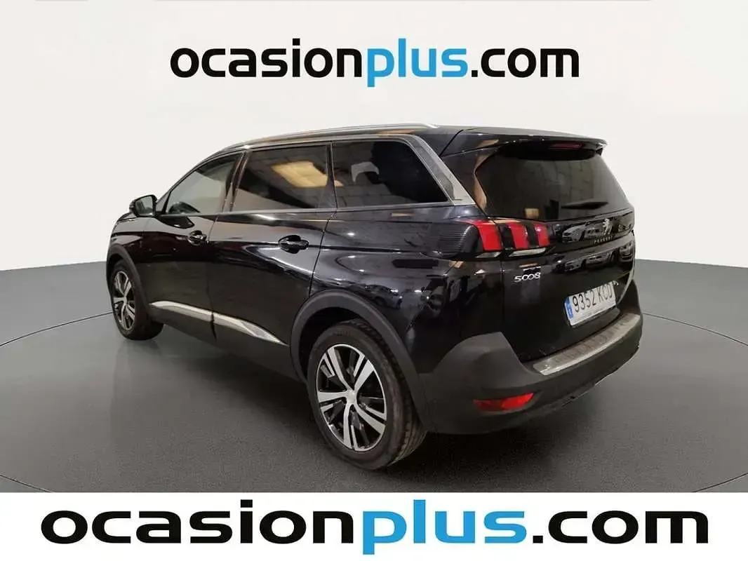 Usado Peugeot 5008 Allure 120 CV (88 kW) 2017 Negro SUV