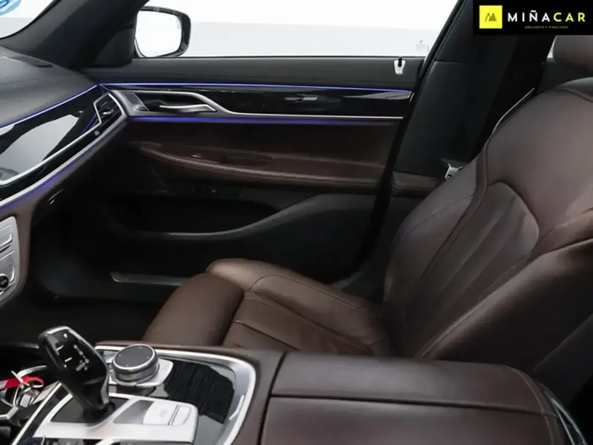 Usado BMW 745e 394 CV (289 kW) 2022 Negro Berlina