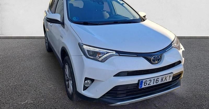 Usado Toyota RAV4 Hybrid Advance 197 CV (144 kW) 2018 SUV