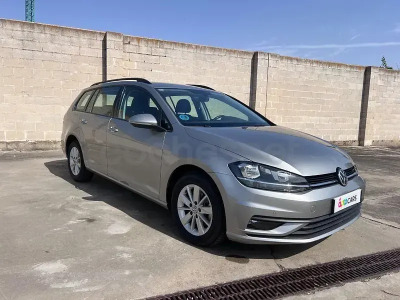 Usado VW Golf VII Edition 115 CV (84 kW) 2020 Beige Familiar