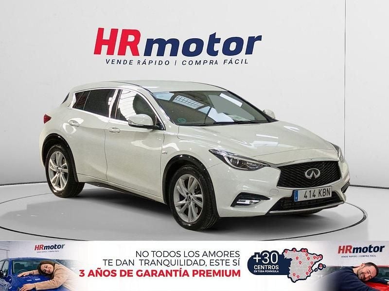 Usado Infiniti Q30 Premium 170 CV (125 kW) 2017 Blanco Utilitario