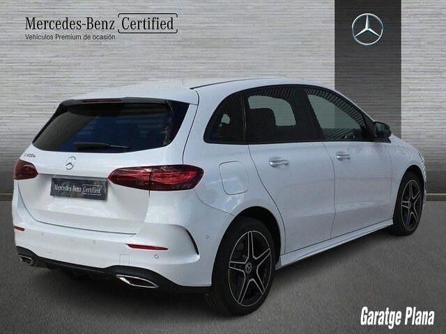 Usado Mercedes B250e AMG line 218 CV (160 kW) 2024 Blanco digital Monovolumen
