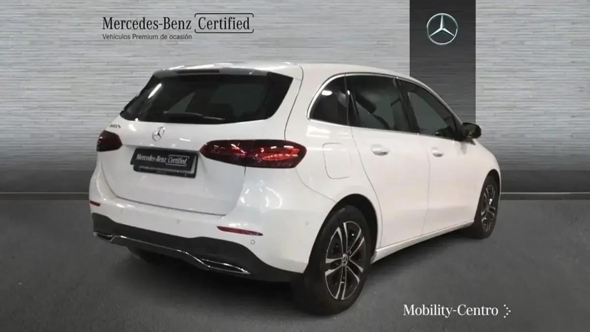 Usado Mercedes B250 163 CV (119 kW) 2024 Blanco digital Monovolumen