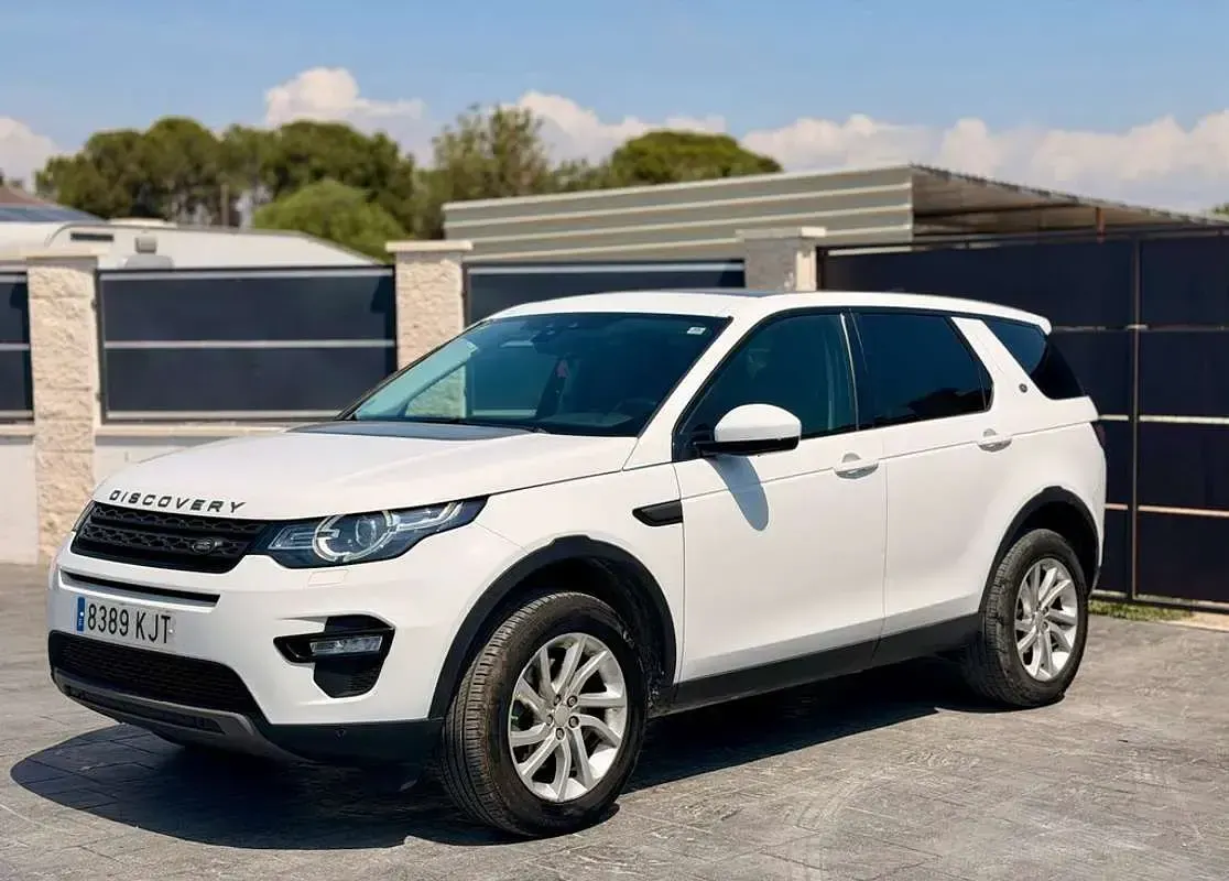 Usado Land Rover Discovery Sport HSE Luxury 150 CV (110 kW) 2018 Blanco SUV