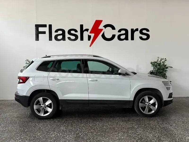 Usado Skoda Karoq Ambition 115 CV (84 kW) 2019 Blanco SUV