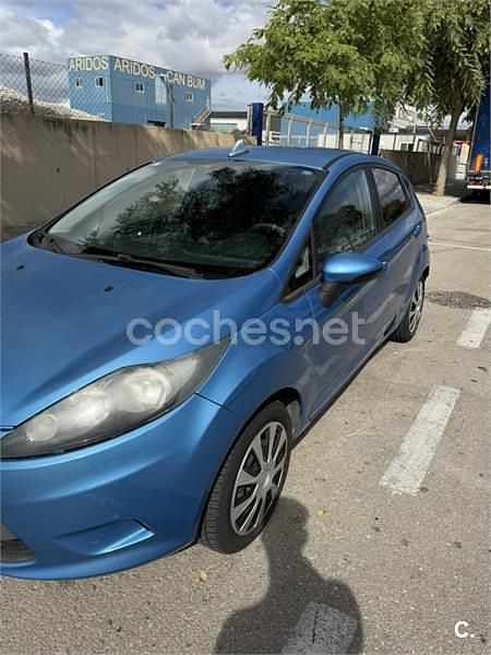 Usado Ford Fiesta Titanium 70 CV (51 kW) 2012 Azul Berlina