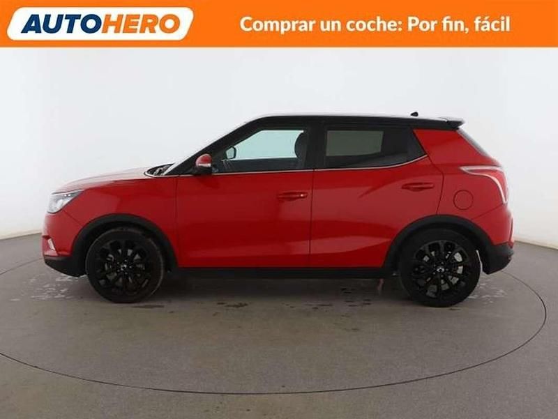 Usado SsangYong Tivoli Limited 129 CV (94 kW) 2017 Rojo SUV