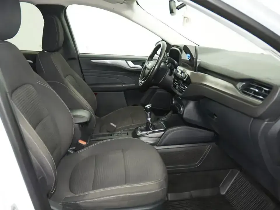 Usado Ford Kuga Titanium 120 CV (88 kW) 2022 Blanco SUV