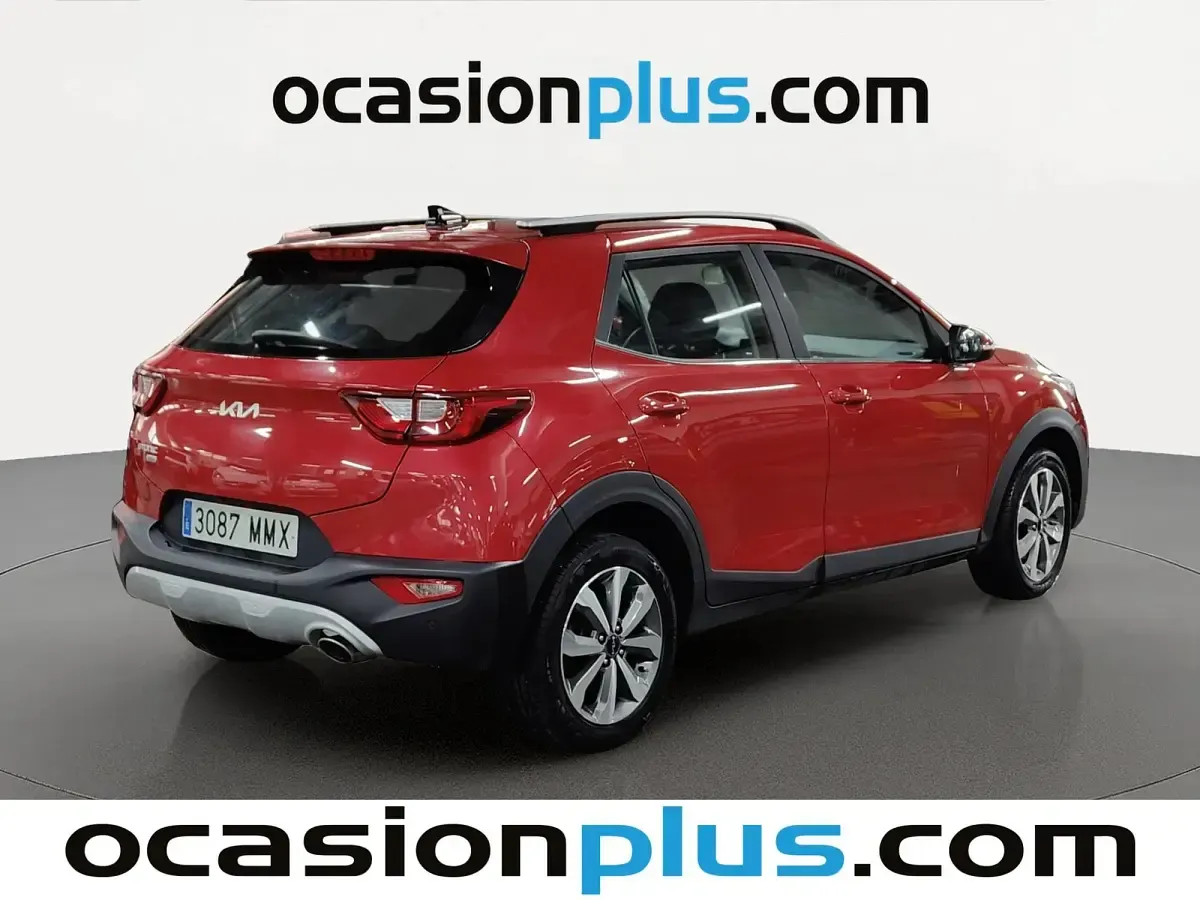 Usado Kia Stonic 101 CV (74 kW) 2024 Rojo SUV